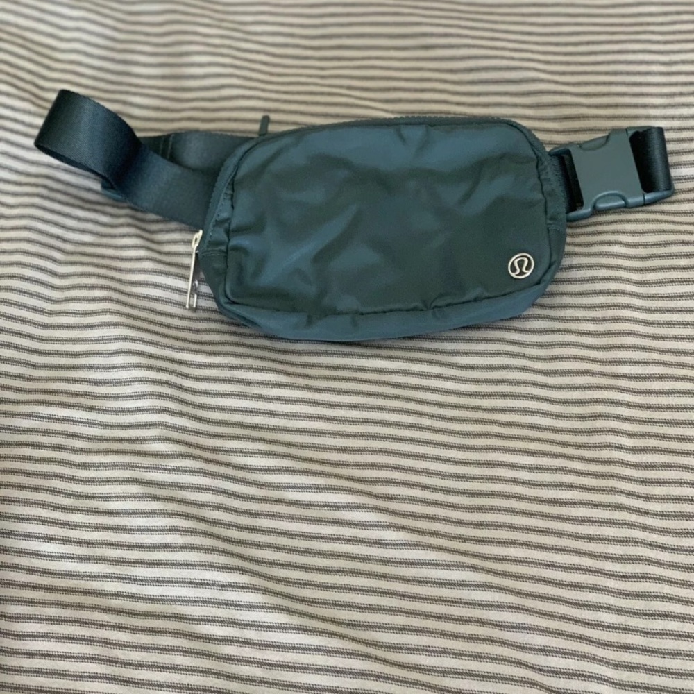 Lululemon Belt Bag - Picture 1 of 3